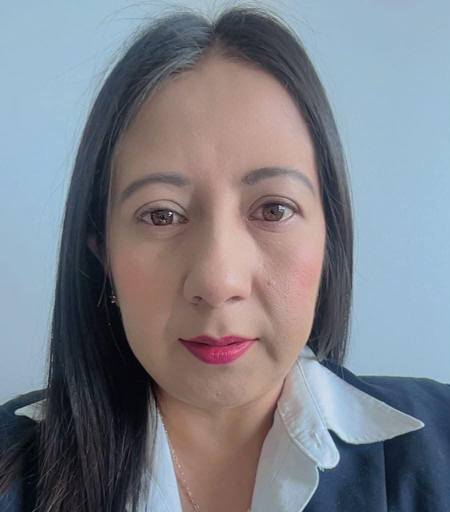 CLAUDIA URBINA ESPINOZA